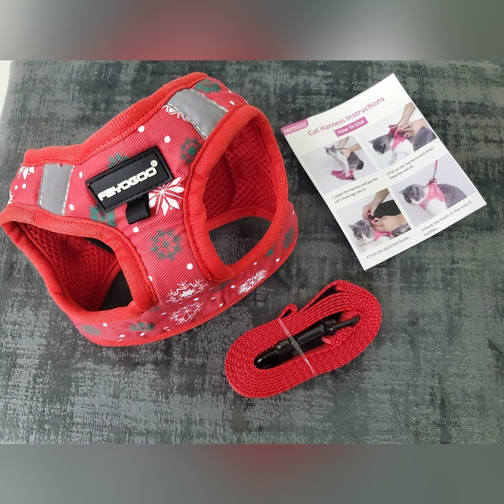Red Snowflake Escape Proof Cat Harness And Leash Adjustable Reflective Medium